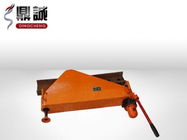 點(diǎn)擊查看詳細(xì)信息<br>標(biāo)題：垂直液壓彎軌機(jī) 閱讀次數(shù)：4574