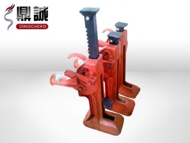 點擊查看詳細信息<br>標題：齒條式起道機 閱讀次數(shù)：4428